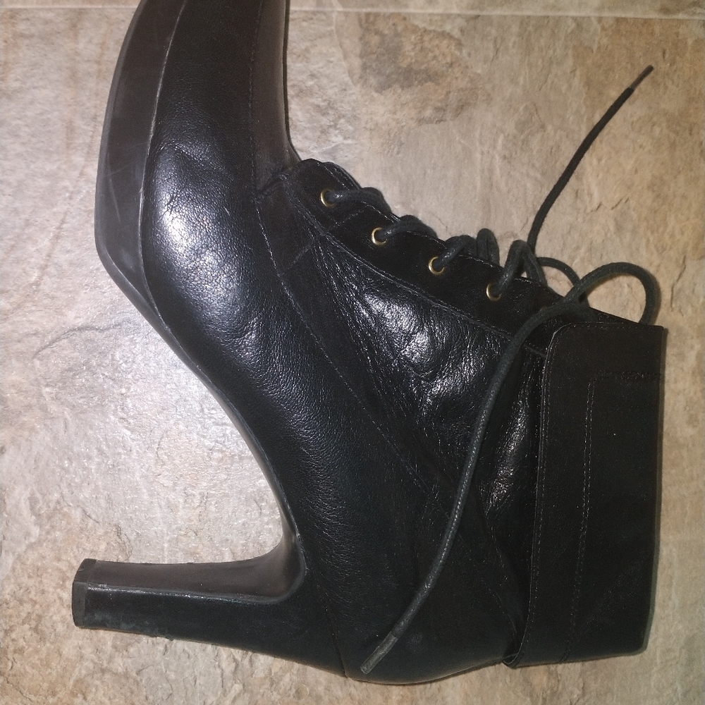 Aerosoles black lace up platform bootie